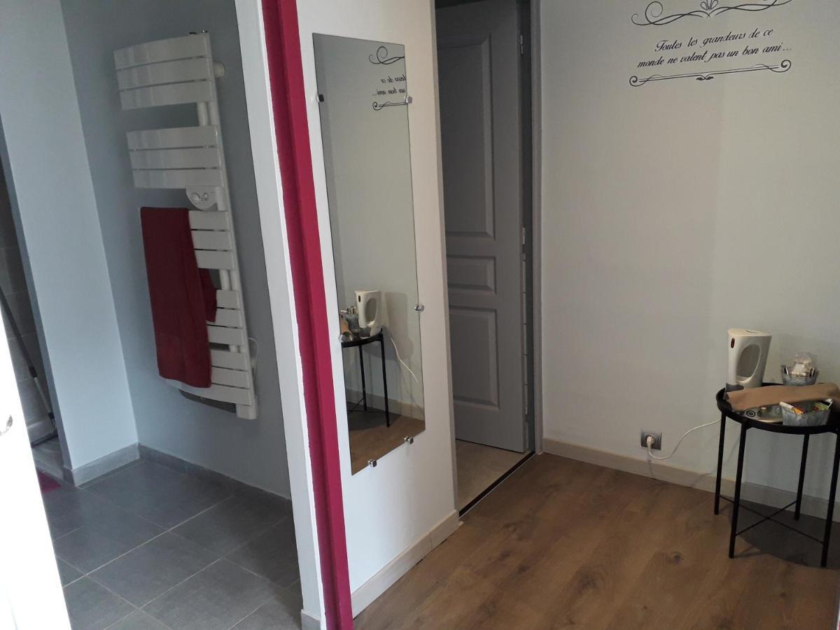 La Bonne Rencontre Apartment Chassiers Exterior photo